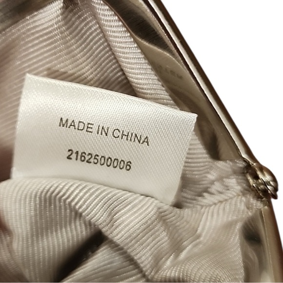 **SOLD DO NOT BUY**HOBO Alice Kiss Lock Wallet Soft Textured Leather Vintage - Picture 9 of 9